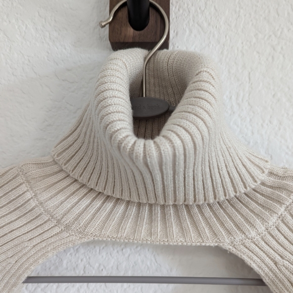 Zara ARM Warmer - Picture 15 of 16